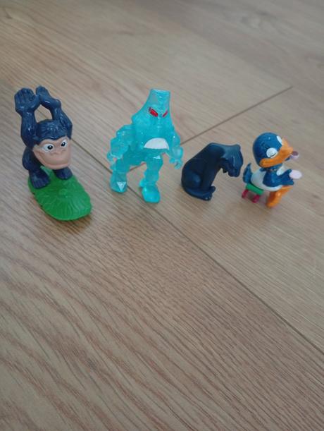 Nekompletné kinder postavičky,