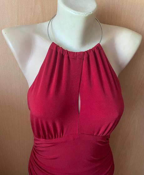 Spoločenské šaty s obručou okolo krku, m