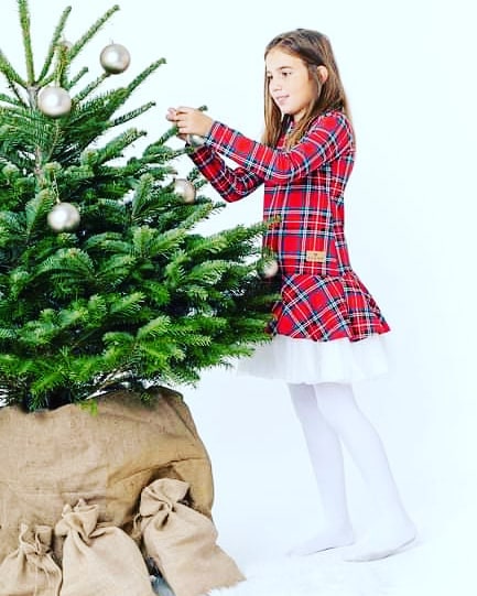 Krásne kárované šaty značky zuppa, pc 45 eur, 146