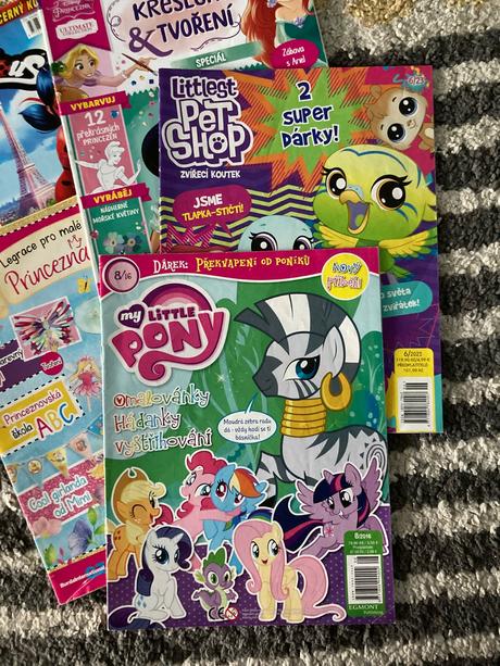 Dievčenské časopisy 5ks, 