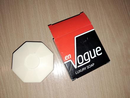 Vogue mydlo zo sady,