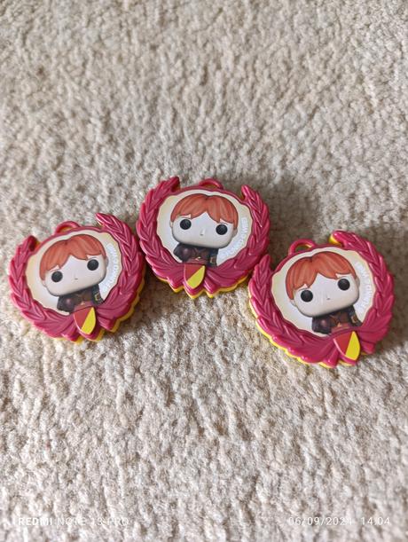 Postavičky a doplnky harry potter kinder joy, 