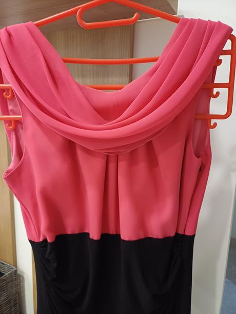 Spoločenské šaty, 42