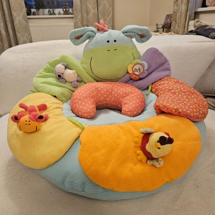 Podporná sedačka / vankúš na učenie si sadnúť, 