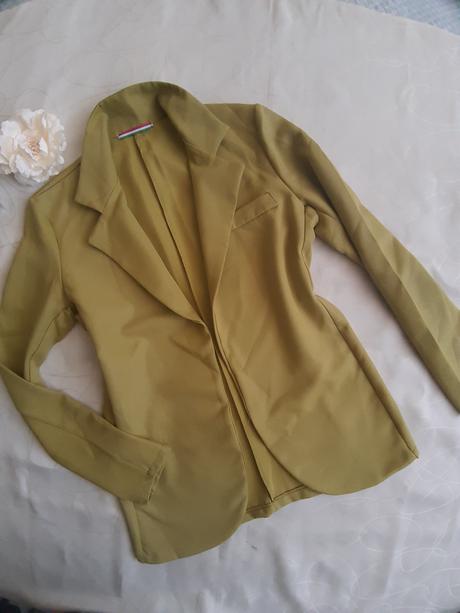 Pistáciová farba, s