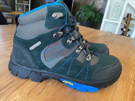 Čižmy mountain warehouse, under armour,36