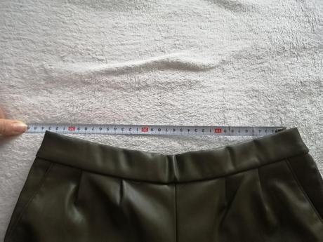 Kožené kraťasy + kabelka, takko,s