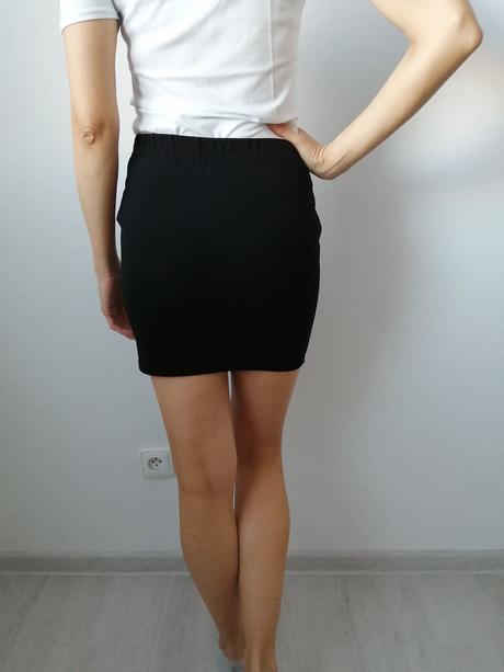 Čierna elastická minisukňa, pošta zdarma, xs
