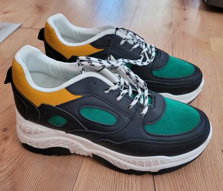 Botasky na platforme, 37