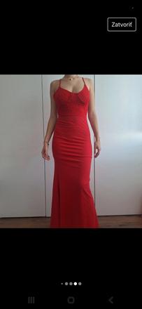 Červené spoločenské šaty, l