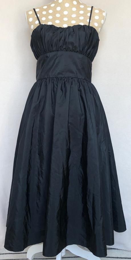 Kokteilové šaty, s