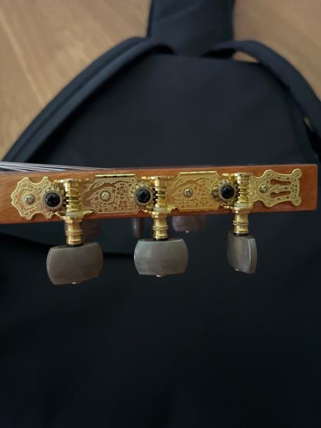 Junior gitara, 