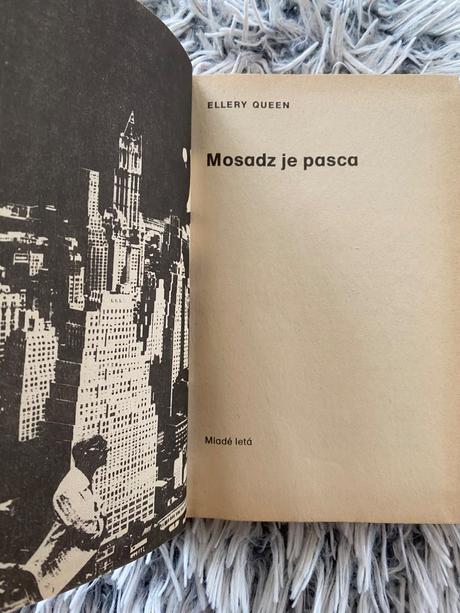 Mosadz je pasca ellery queen,