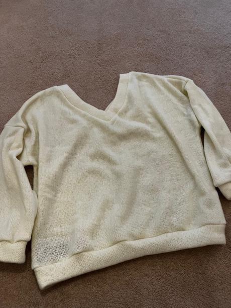 Jemný žltý pulóver, l