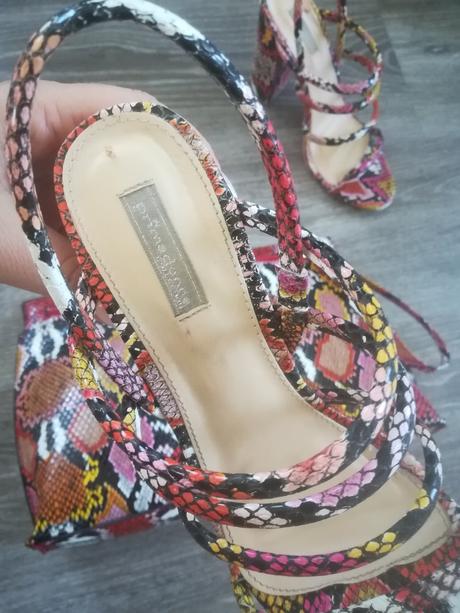 Sandále a kabelka, 38