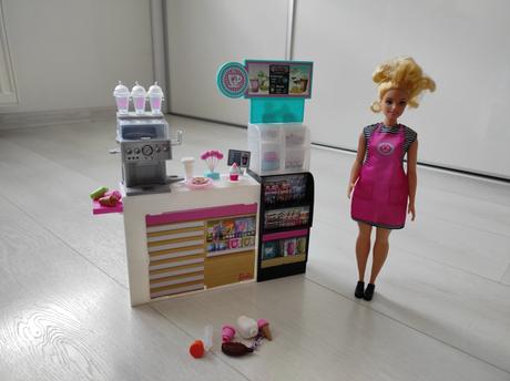 Barbie kaviareň,