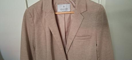 Krásne podšité sako, stradivarius,s