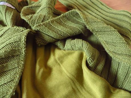 Pulover so zaujimavým vzhľadom - vel. m/l, m