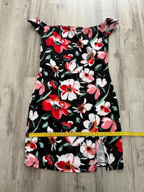 Kvietkované šaty, s