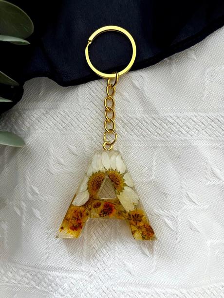 Ručne vyrobené živicové kľúčenky, 