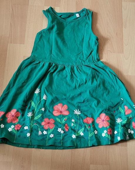 Letne šaty s makmi, 104