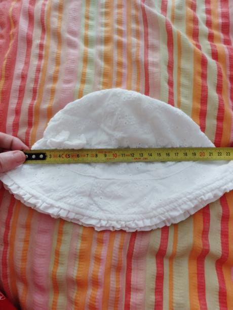 Maderovy letny klobuk, 86