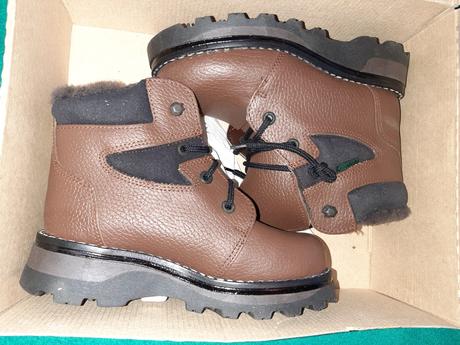 Slovenske zimne topanky, 32