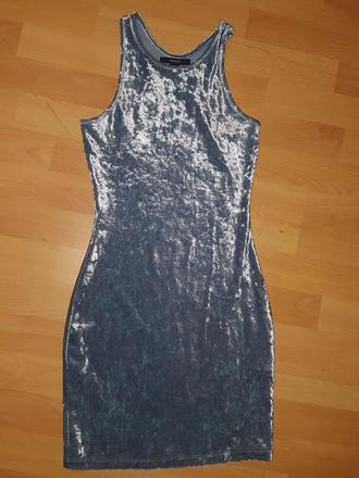 Zamatove saty forever 21, s