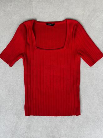 Červený elegantný top, s