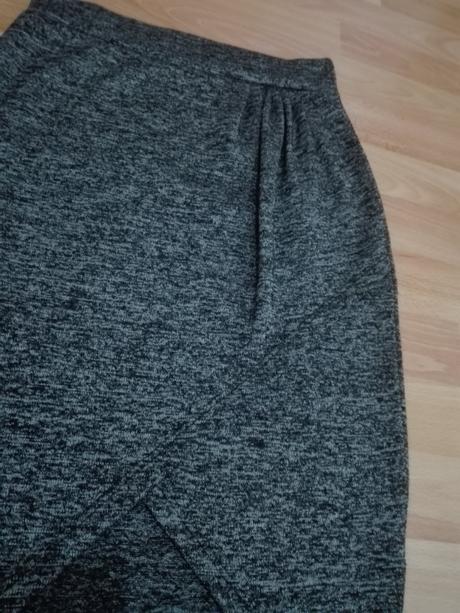 Prekrížena púzdrová sukňa, amisu,34