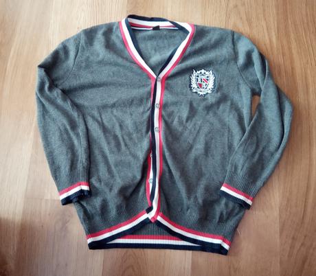 Svetrík vč. 134/140, 134