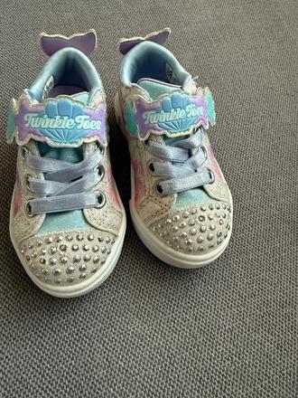 Dievcenske svietiace tenisky, skechers,21