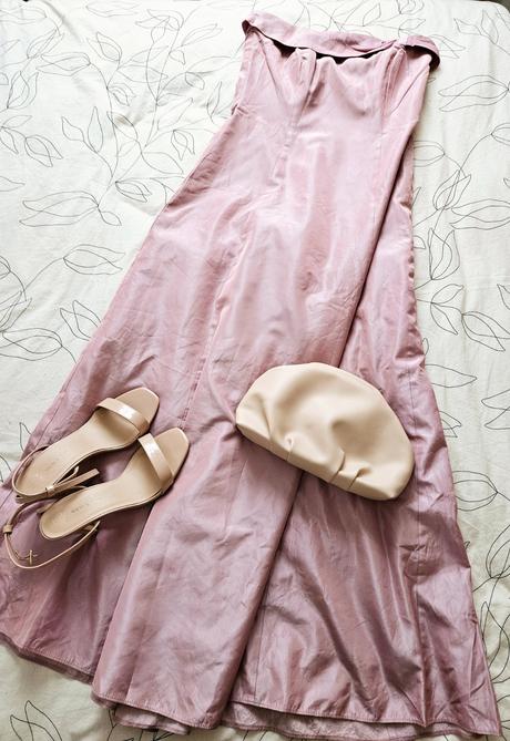 Pekné jednoduché šaty, s