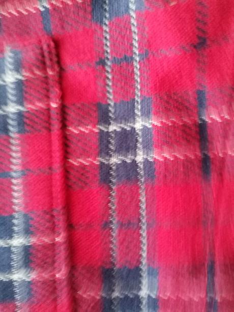 Kárované šaty, 98