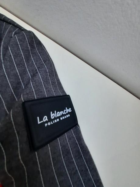 Športovo-elegantný kostým, s