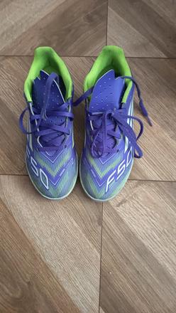 Halovky, adidas,35