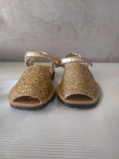 Dievčenské sandále zlaté brokátové, 35