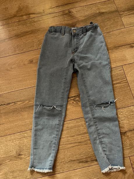 Dievčenské rifle, reserved,122