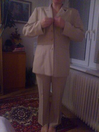 Nohavicový kostym, 42