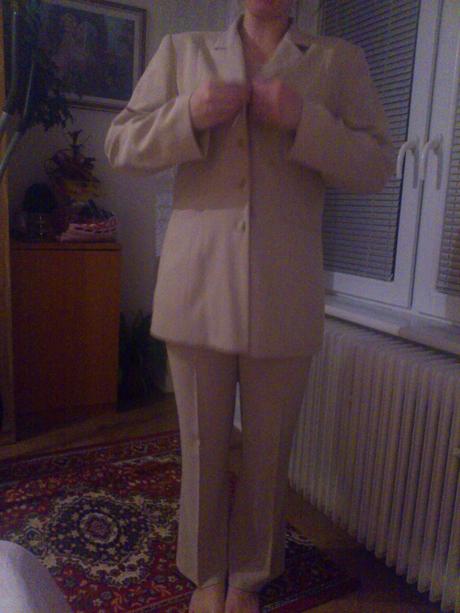 Nohavicový kostym, 42