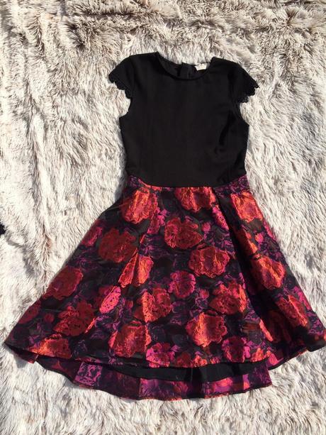 Sviatočné dievčenské šaty, lipsy london,146