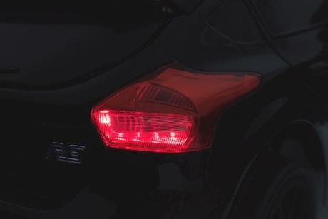Elektrické autíčko ford focus rs, červené, 12v,