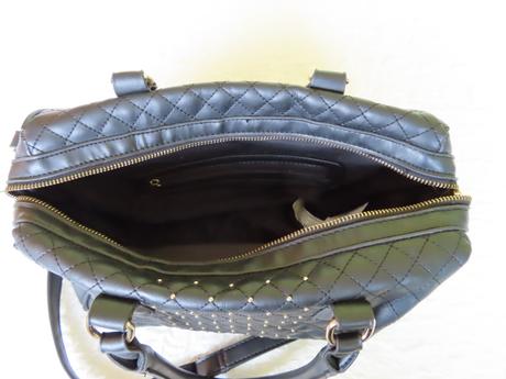 Dámska kabelka - čierna so zlatými nitmi,