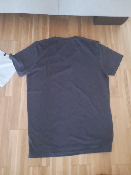 Nové značkové tričká veľkosť l, cena 4e/ks, l