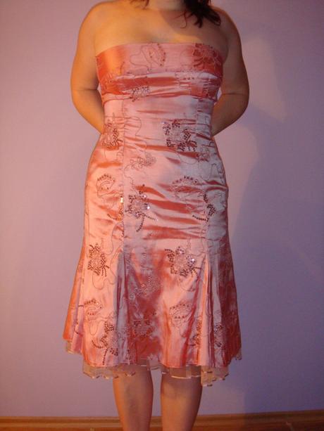 Spoločenské šaty, 42