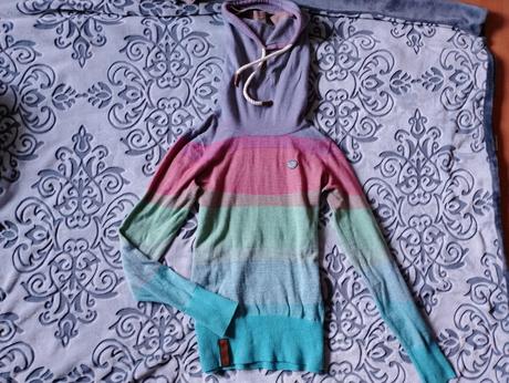 Naketano krásny dámsky roláčik, svetrík, s