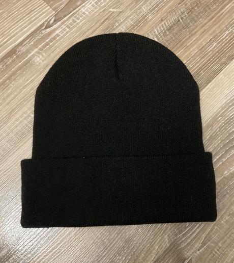 Krásna guess čiapka ako nová, guess