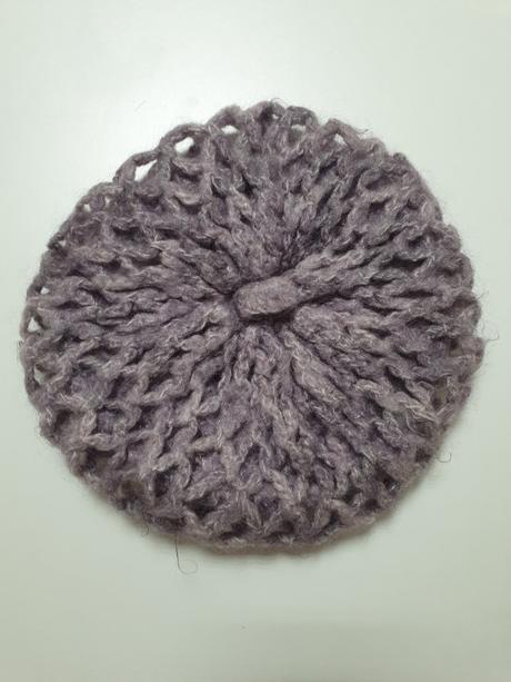 Ručne pletená baretka, 