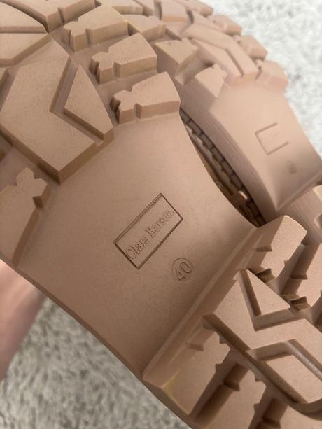 Clara barson v.40, clara barson,40