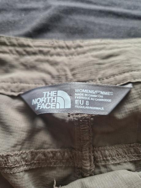 North face funkcne sortky, 38